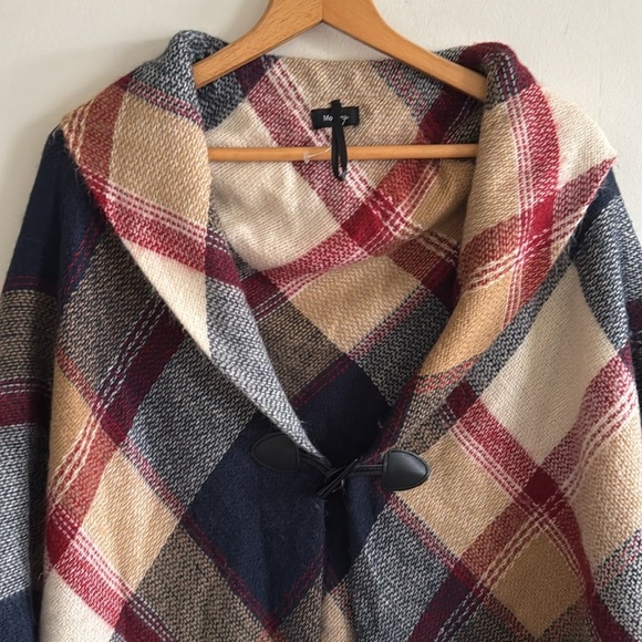 Modena NYC plaid knit soft fringe Shawl/Cape/poncho Women’s One Size NWOT - Picture 2 of 6